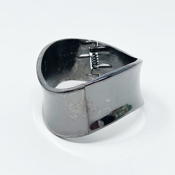 Dark Gray Silver Tone Wave Bangle Bracelet 1" Wide Fashion Statement Costume - Picture 8 of 11